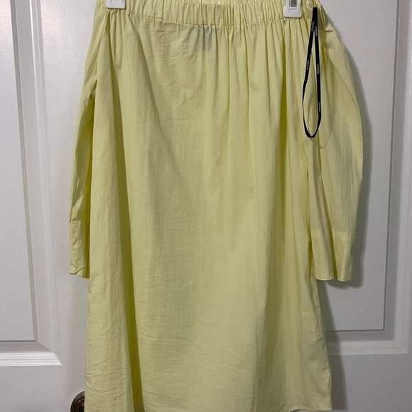 Dresses - Picture 2 of 6